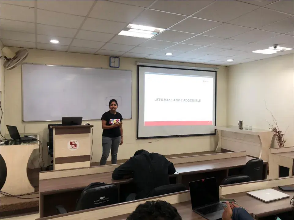 Sonal preseting session on accessibility.